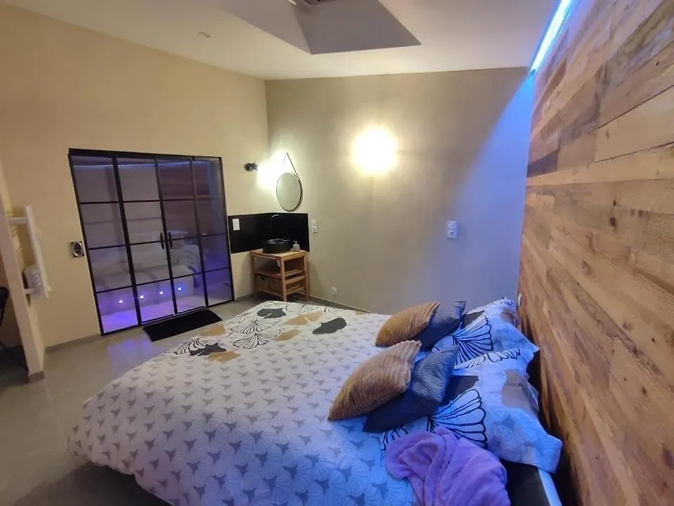Holiday home Au Temps Suspendu Villa Montpezat